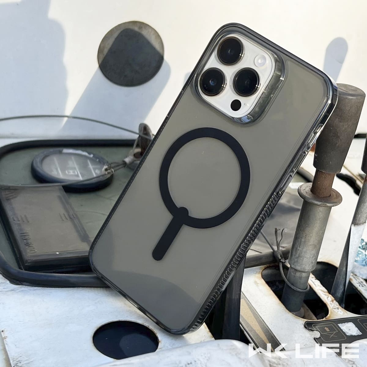 Ốp MagSafe iPhone 14 Pro Max 14 Pro ZAGG Smoke Snap