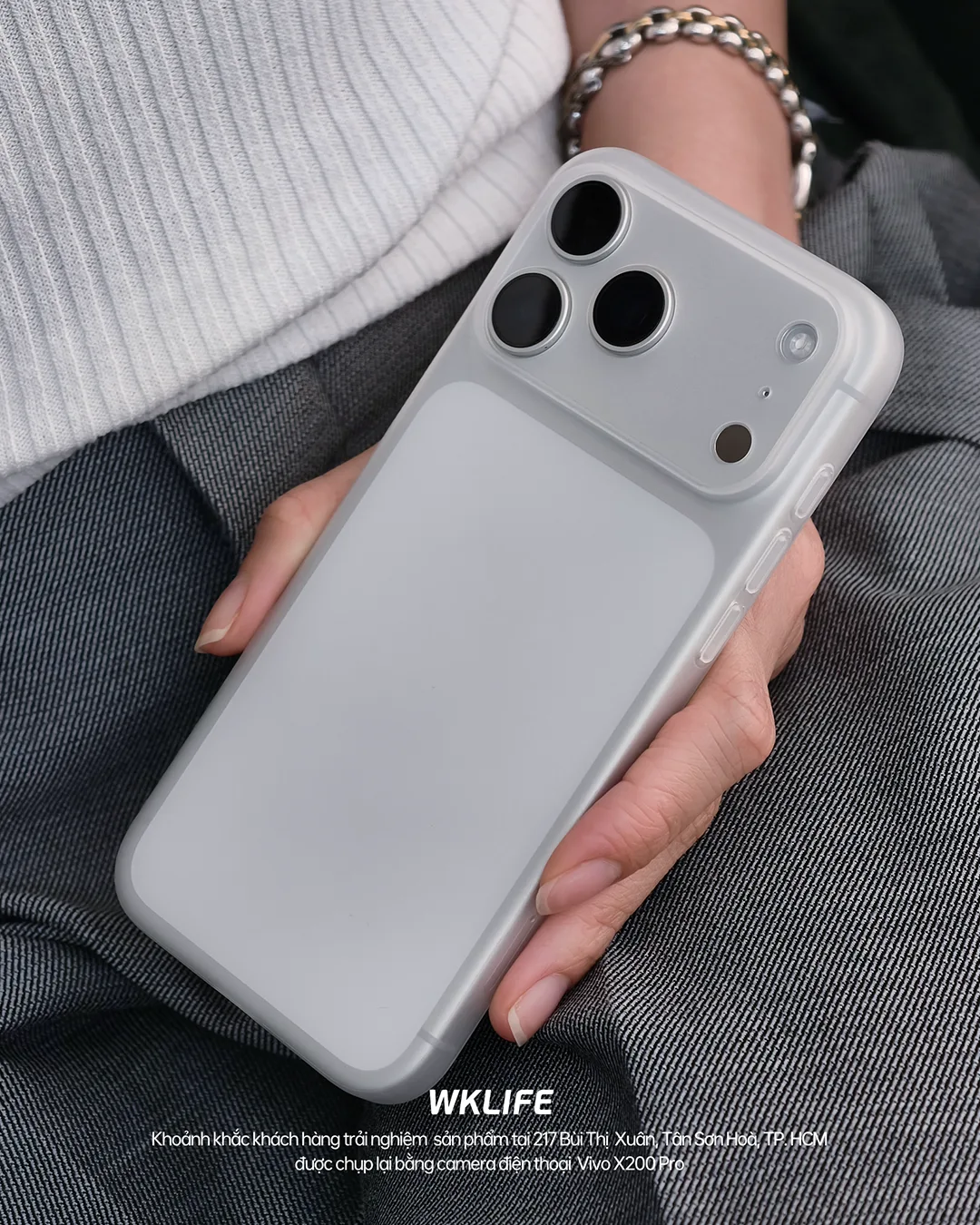 ảnh chụp thật Ốp lưng iPhone 17 Pro Max Memumi Ultra Slim 0.3mm lưng nhám