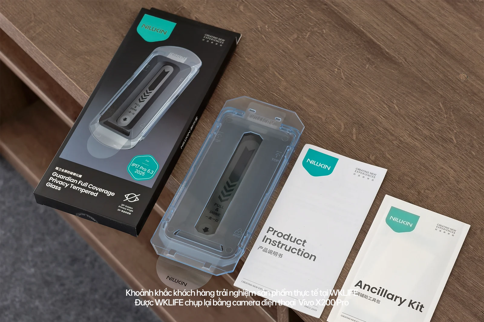 cuong luc iphone 17 pro chong nhin trom Nillkin Guardian 1