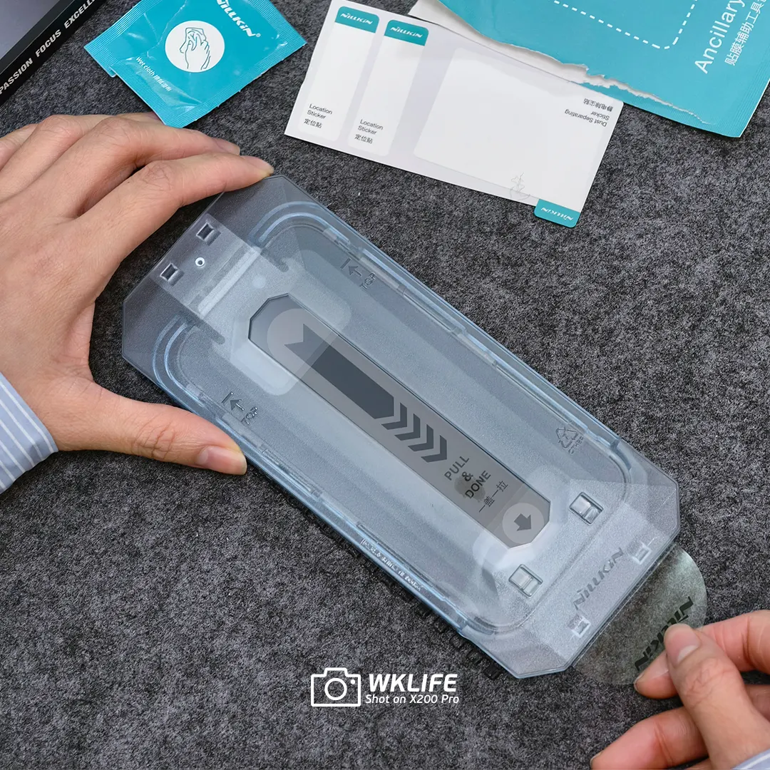 cuong luc nillkin guardian iphone 17 pro max chong nhin trom