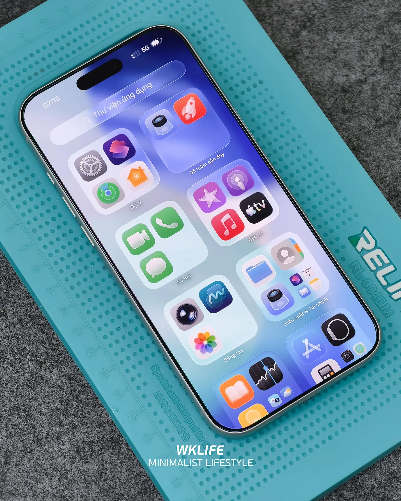cuong luc nillkin h pro iphone 17 pro max dan tai wklife 1