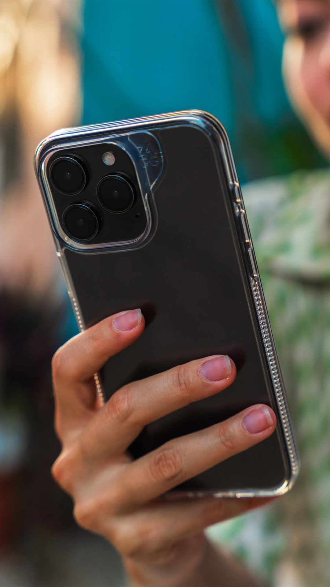 op iPhone ZAGG Essentials Clear bai viet 1
